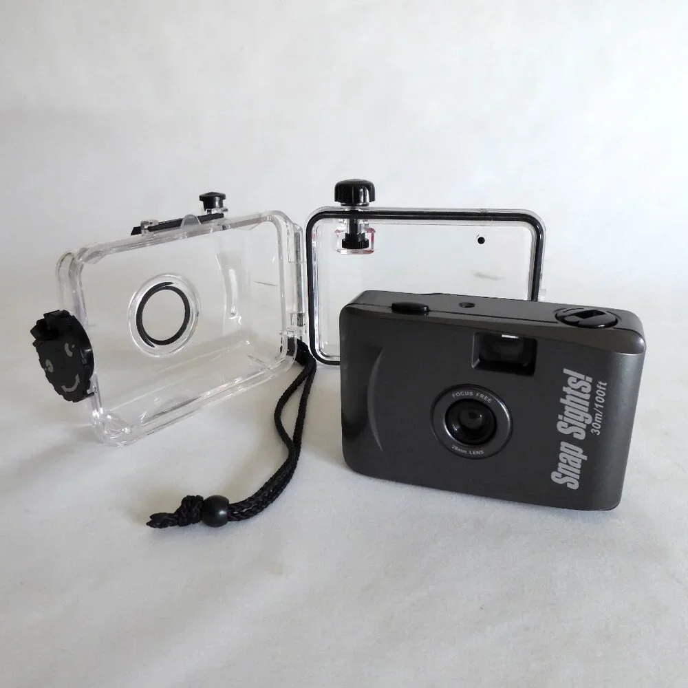 USED ONCE WATERPROOF SPORT UTILITY COMPACT 35mm CAMERA IN CASING